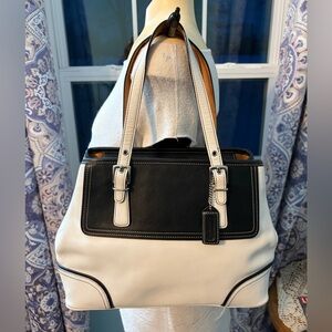 Vintage Coach Hampton Shoulder Bag in Black and White - 9605